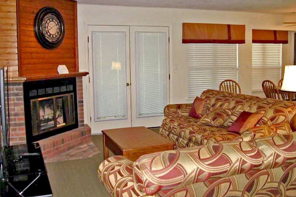 Photo of Livingroom in Gautier