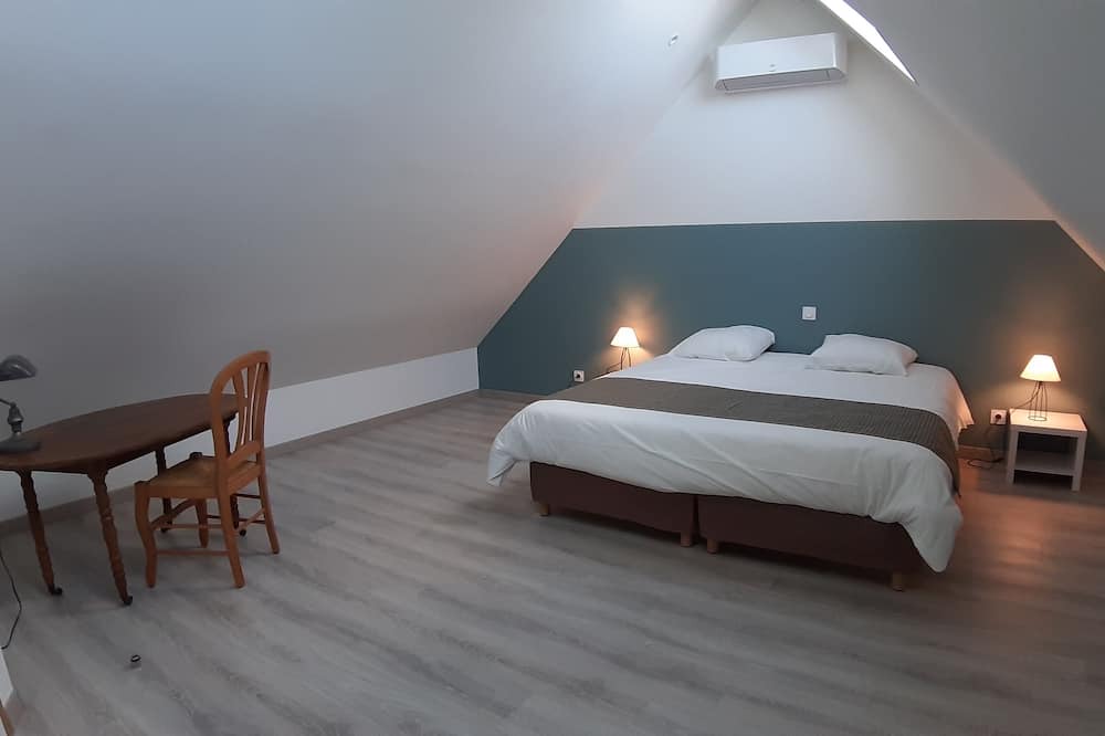 Photo of Bedroom in Othis