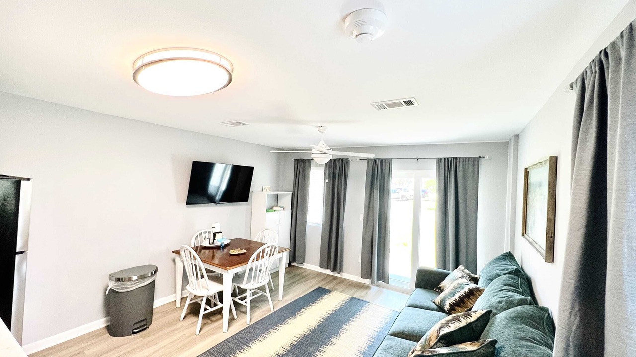 Photo of Livingroom in Surf Side Shores