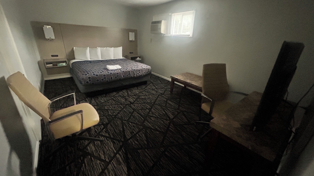 Photo of Bedroom in Oskaloosa