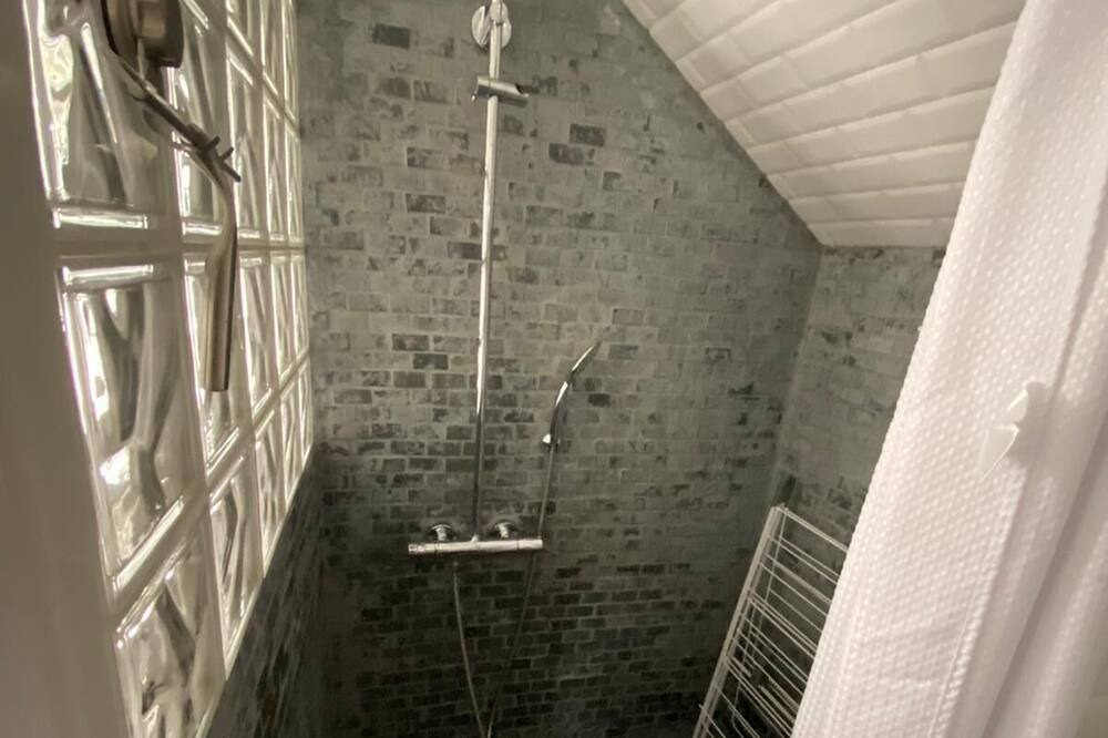 Photo of Bathroom in Aulnay-sous-Bois
