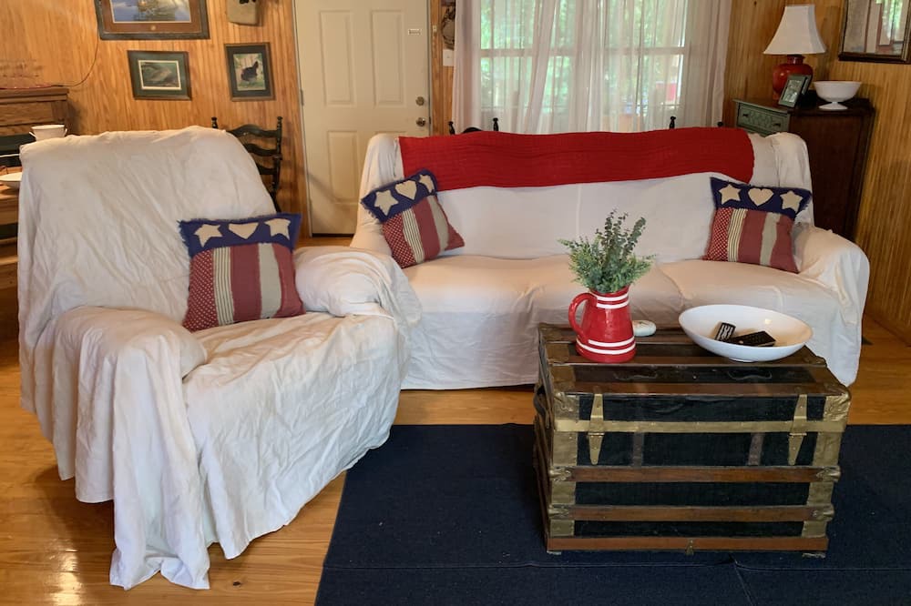 Photo of Livingroom in Lucedale