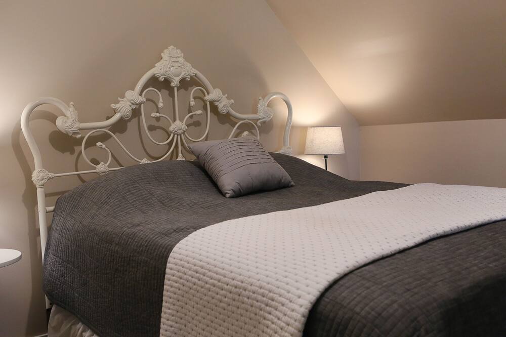 Photo of Bedroom in Alexandria