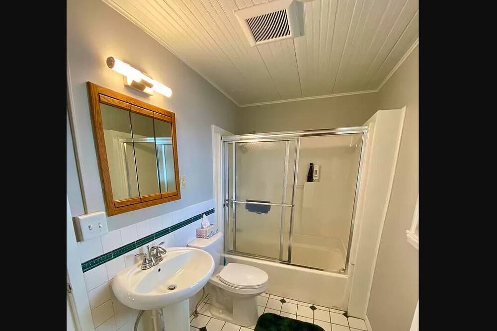 Photo of Bathroom in Alexandria