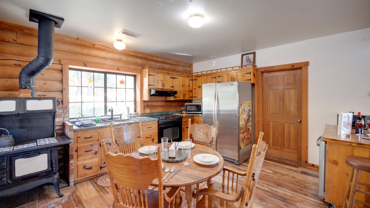 Photo of Kitchen in Bodfish