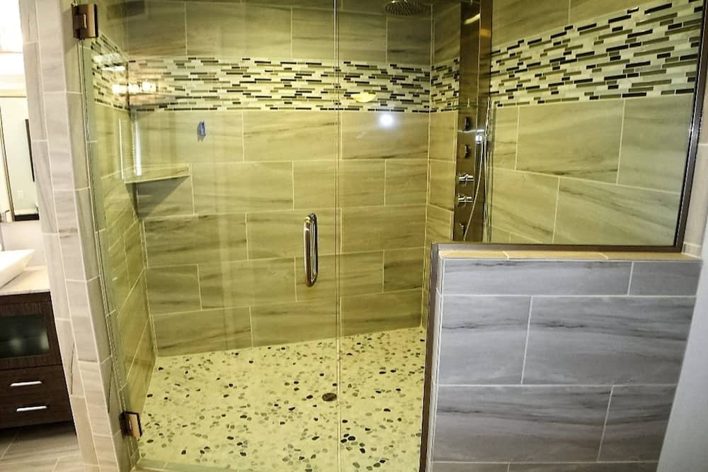 Photo of Bathroom in Moovalya Keys