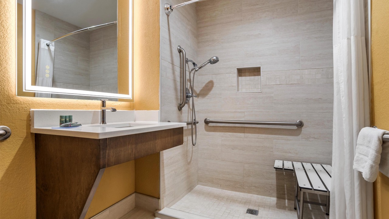 Photo of Bathroom in Sunshine