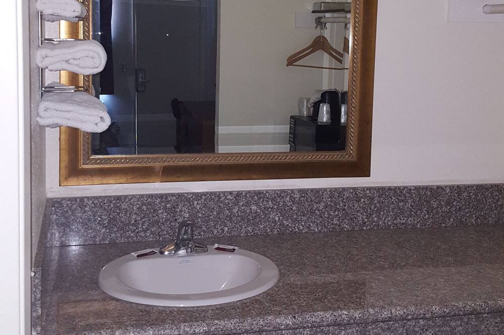 Photo of Bathroom in Oildale