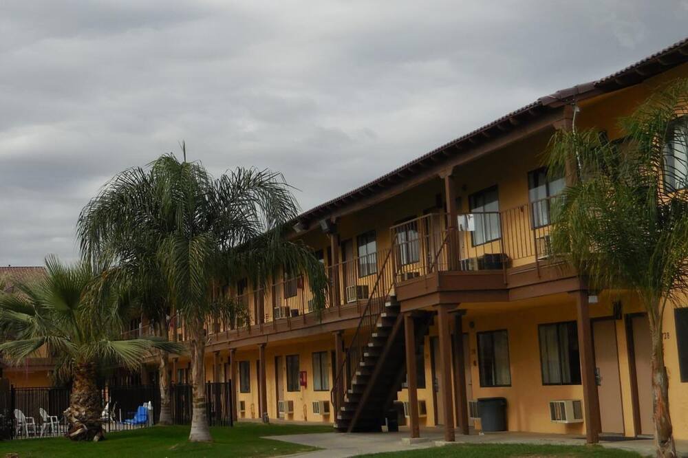 Photo of Outdoor in Oildale