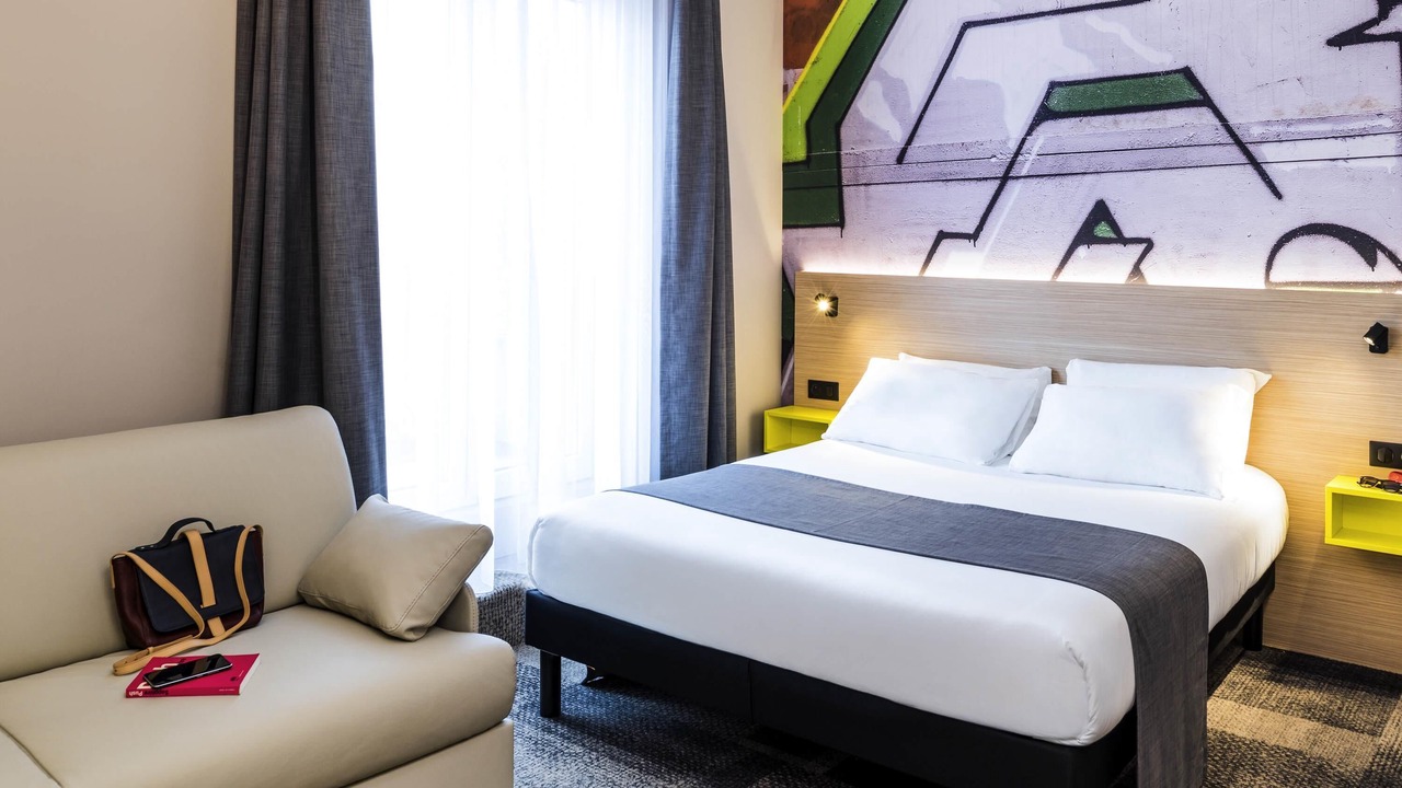 Photo of Bedroom in Clamart