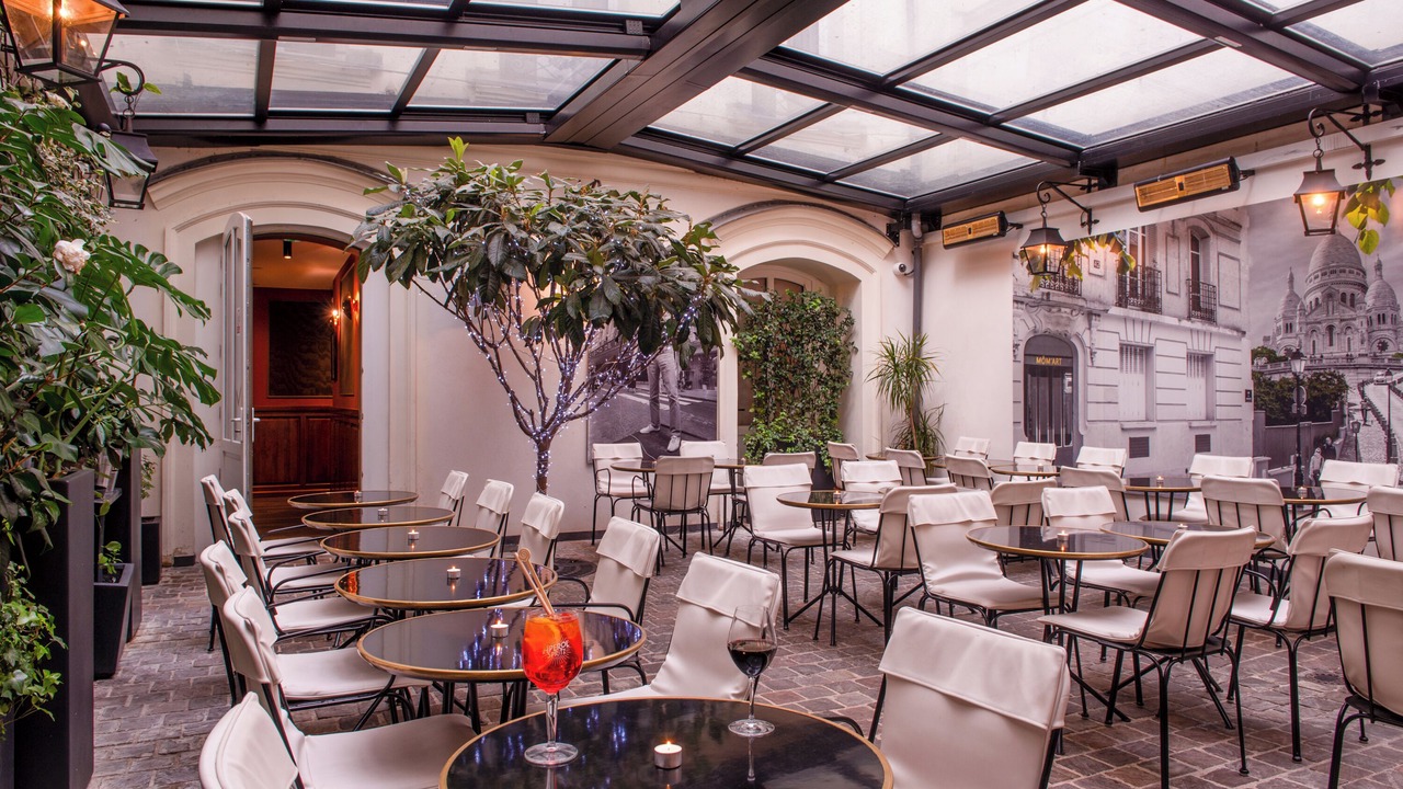 Photo of Patio Balcony in Montmartre