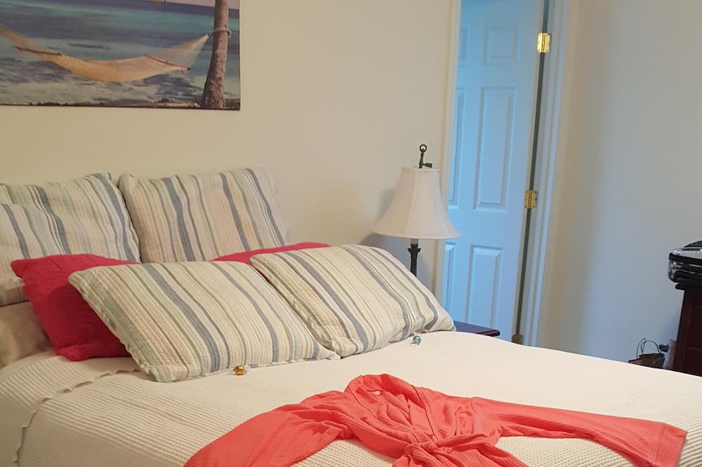 Photo of Bedroom in Waveland