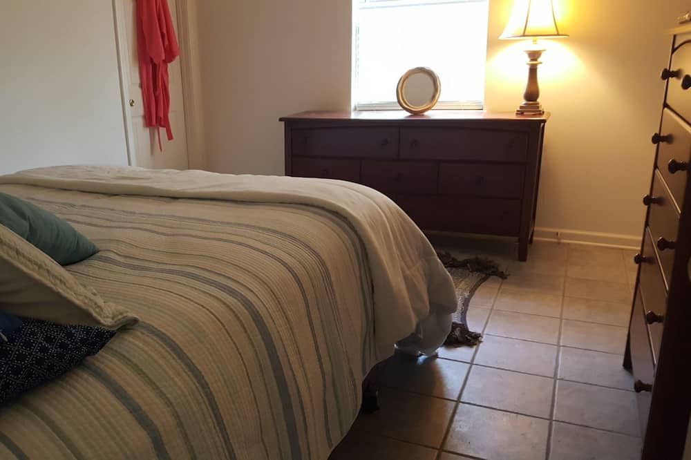 Photo of Bedroom in Waveland