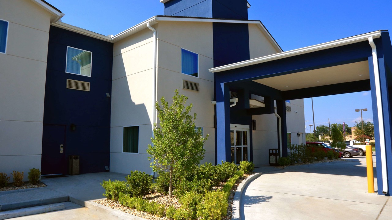 Photo of Buildings in Prairieville