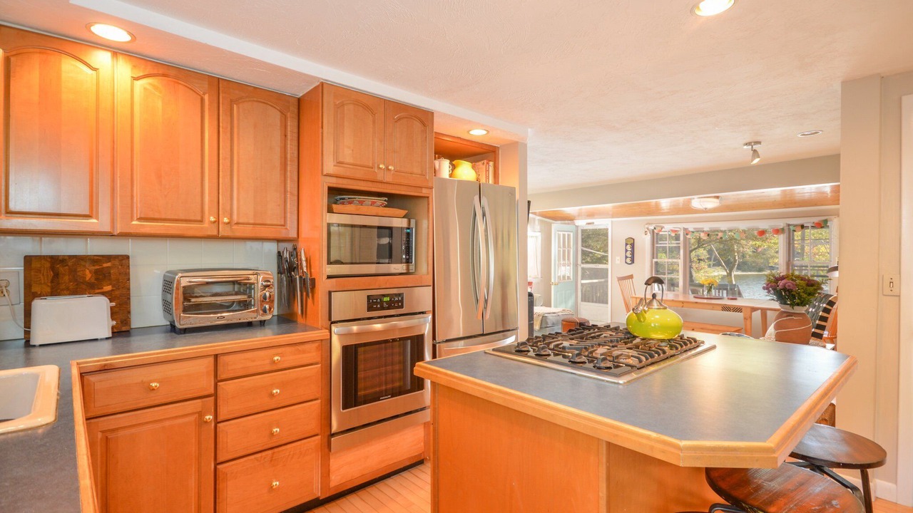 Photo of Kitchen in Ponds of Plymouth