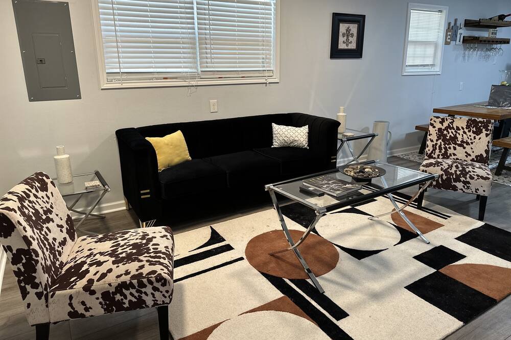 Photo of Livingroom in Esplanade Ridge