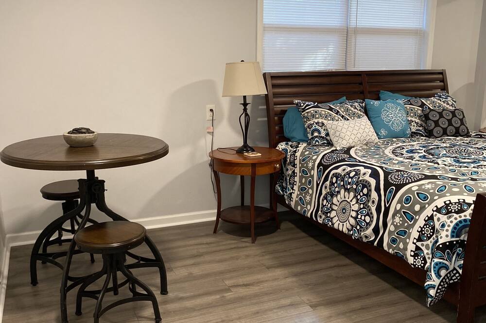 Photo of Bedroom in Esplanade Ridge
