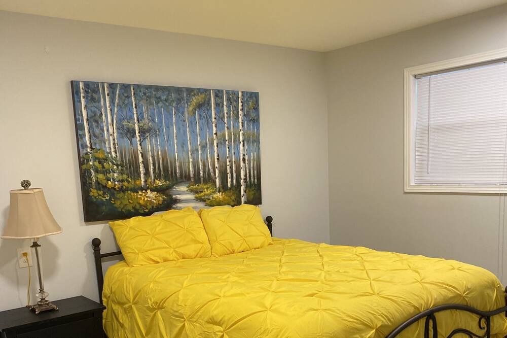Photo of Bedroom in Esplanade Ridge