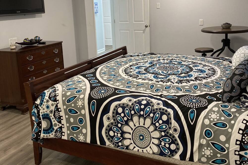Photo of Bedroom in Esplanade Ridge