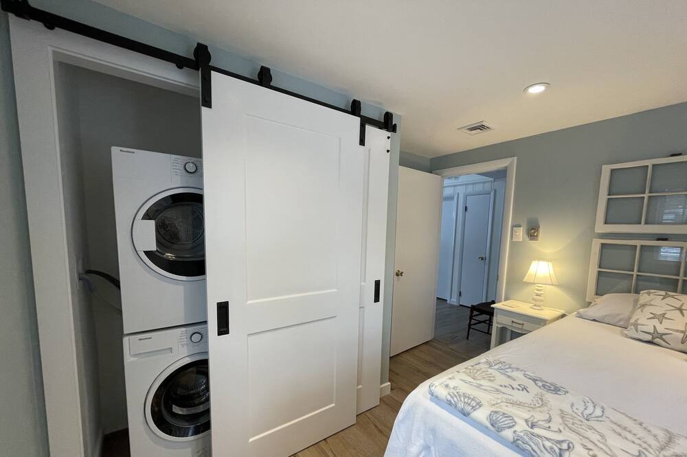 Photo of Bedroom in Popponesset