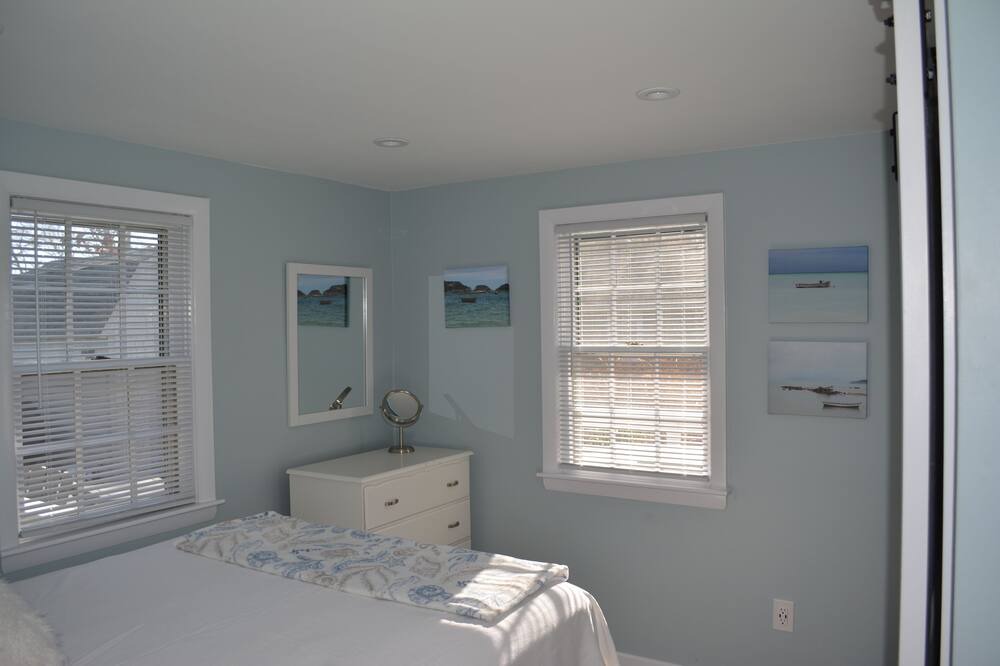 Photo of Bedroom in Popponesset