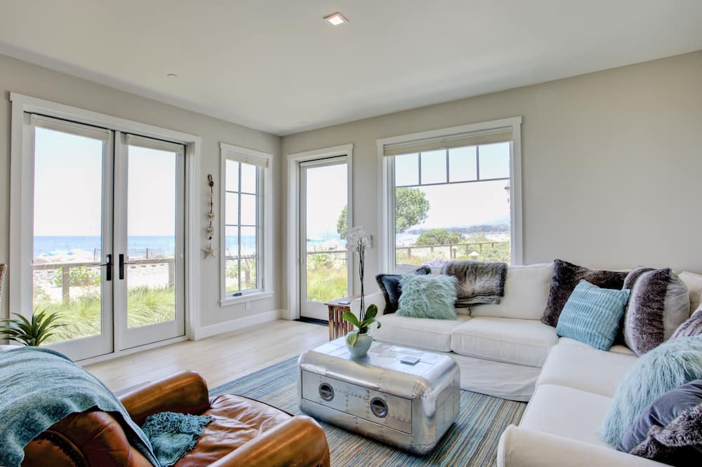 Photo of Livingroom in Carpinteria