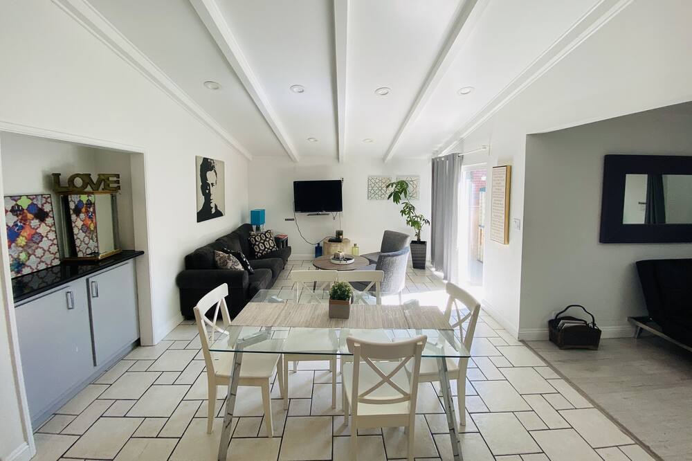 Photo of Kitchen in Valley Glen
