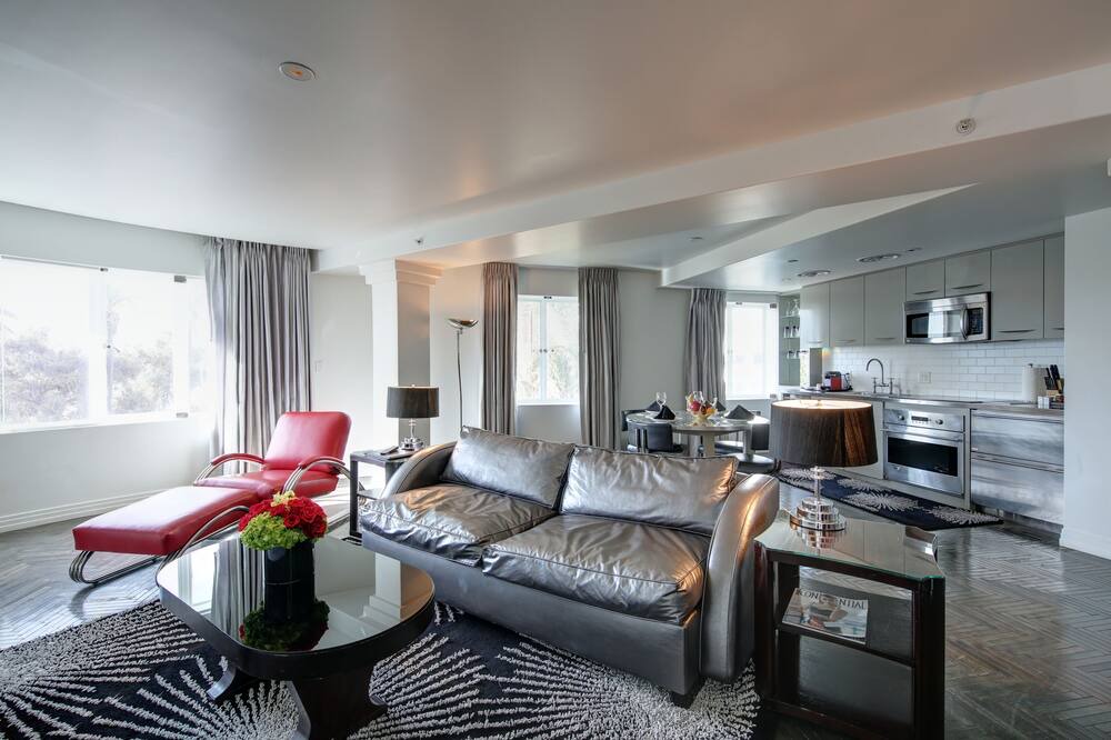 Photo of Livingroom in Downtown