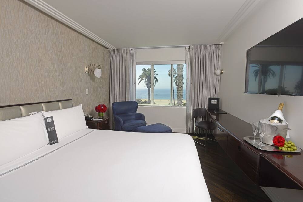 Photo of Bedroom in Downtown
