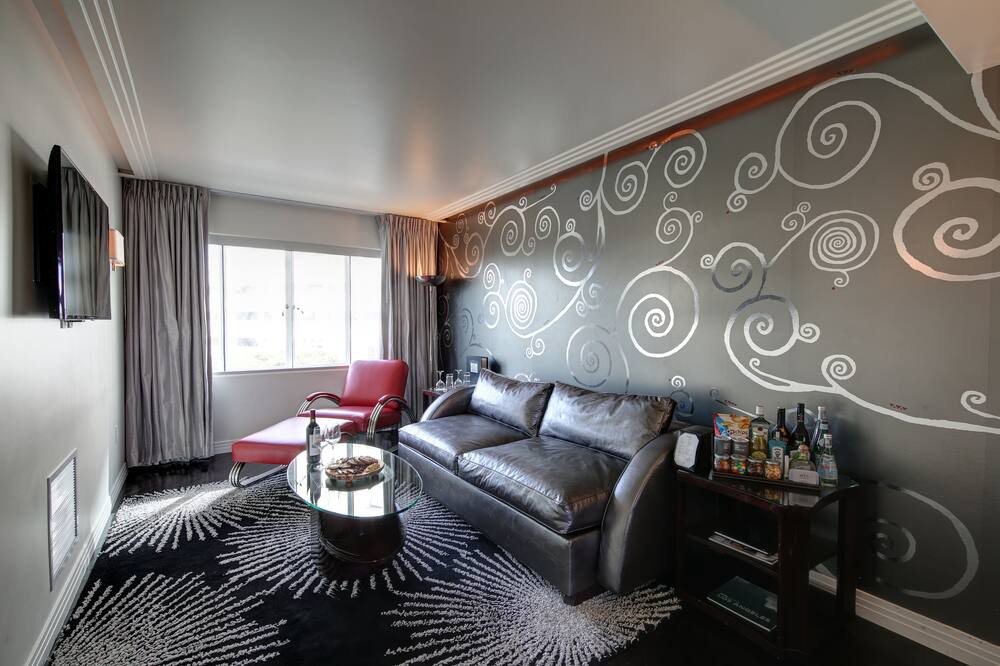 Photo of Livingroom in Downtown