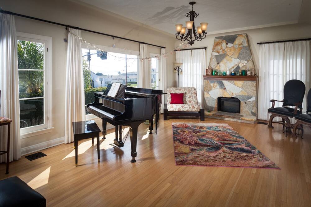 Photo of Livingroom in Ventura