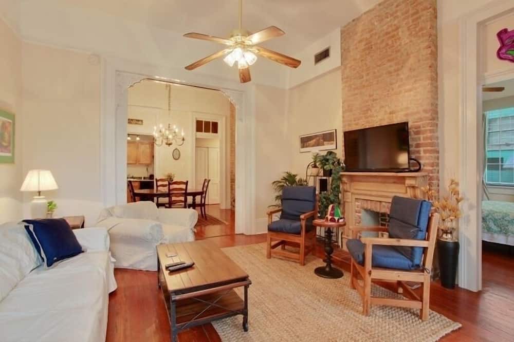 Photo of Livingroom in East Riverside