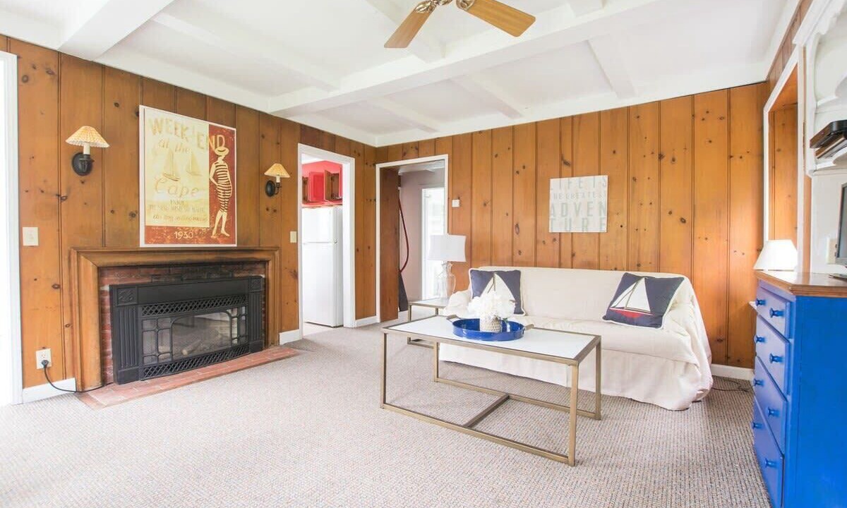 Photo of Livingroom in Eastham