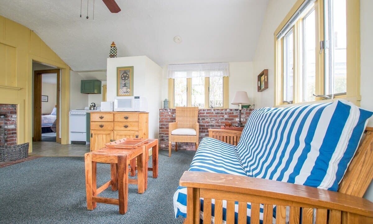 Photo of Livingroom in Eastham