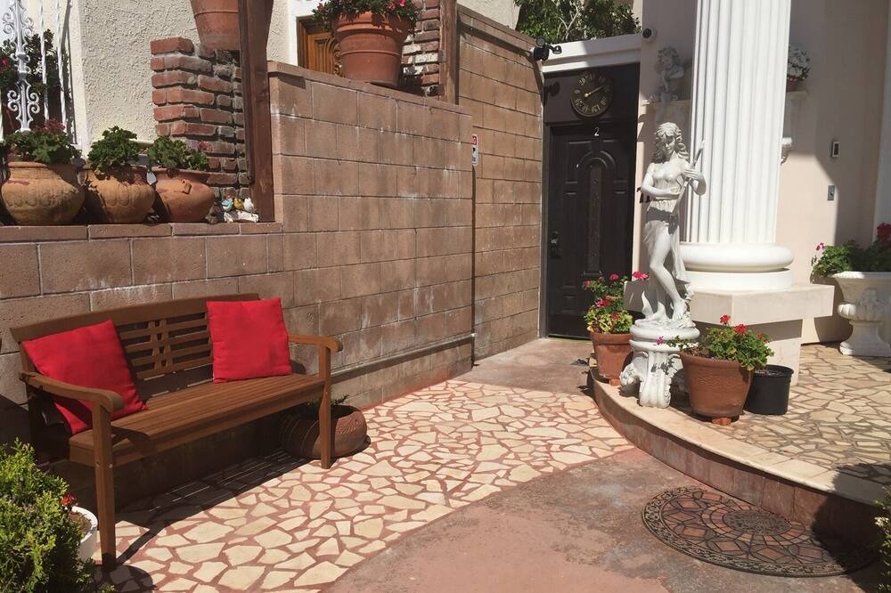 Photo of Patio Balcony in North of Montana