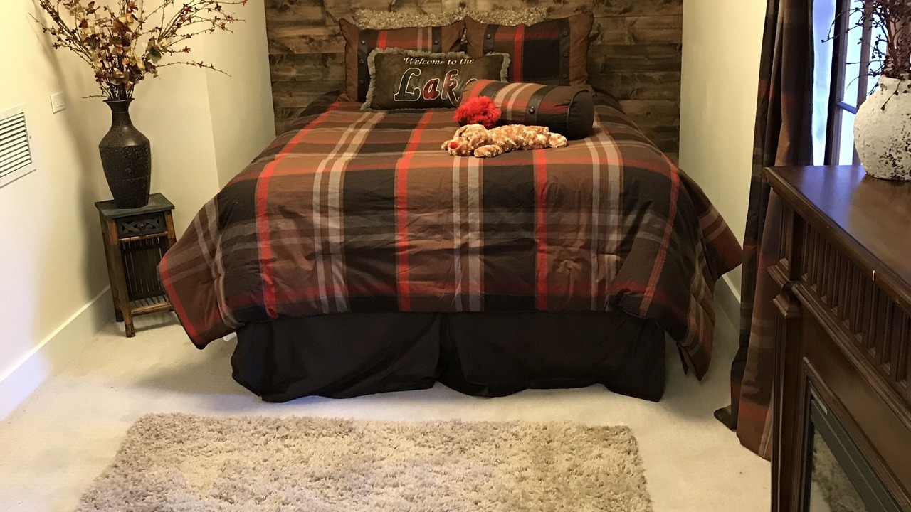 Photo of Bedroom in Lake Arrowhead