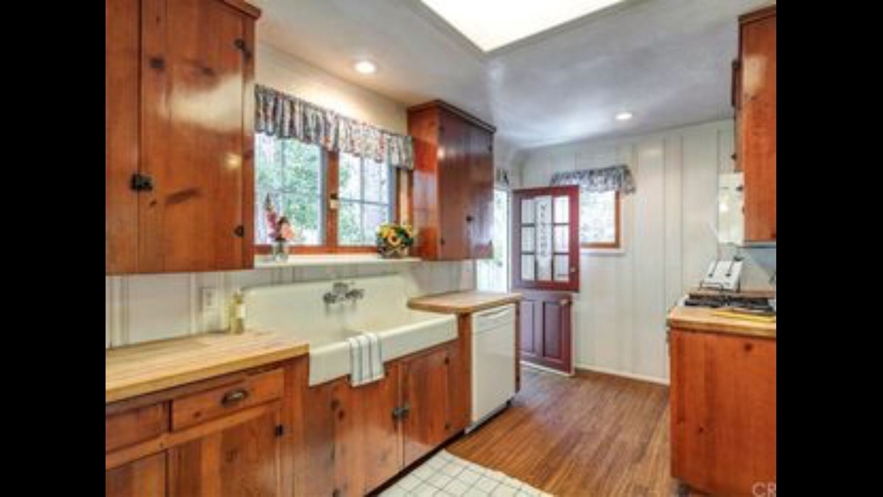 Photo of Kitchen in Lake Arrowhead