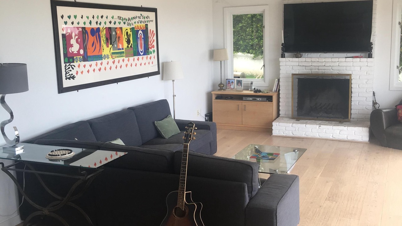 Photo of Livingroom in Central Malibu