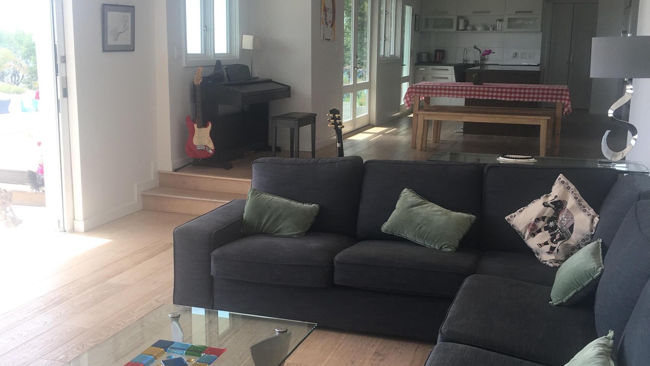 Photo of Livingroom in Central Malibu