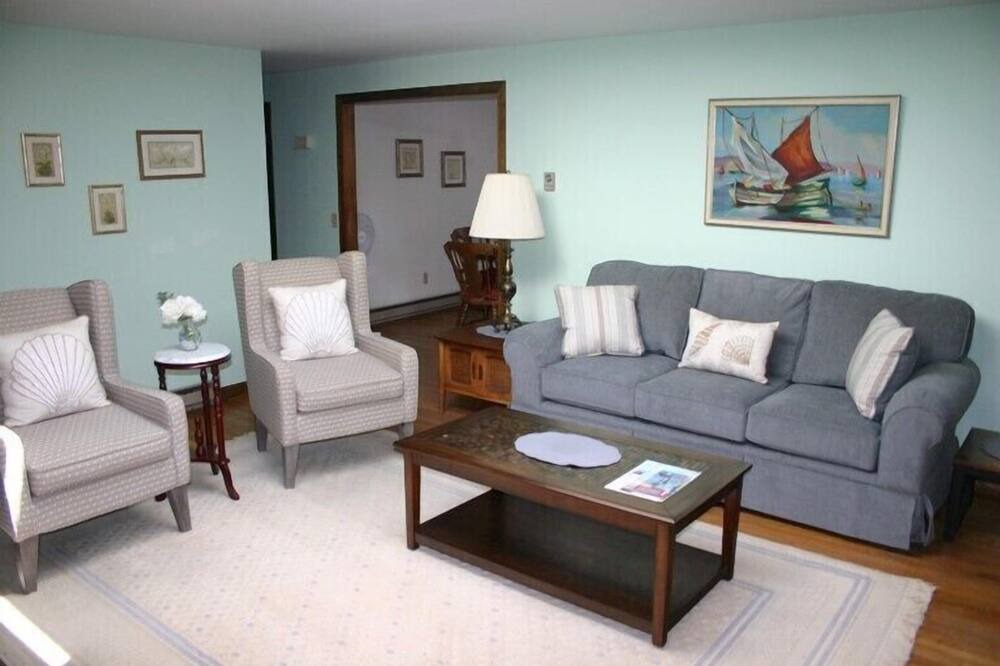 Photo of Livingroom in South Chatham