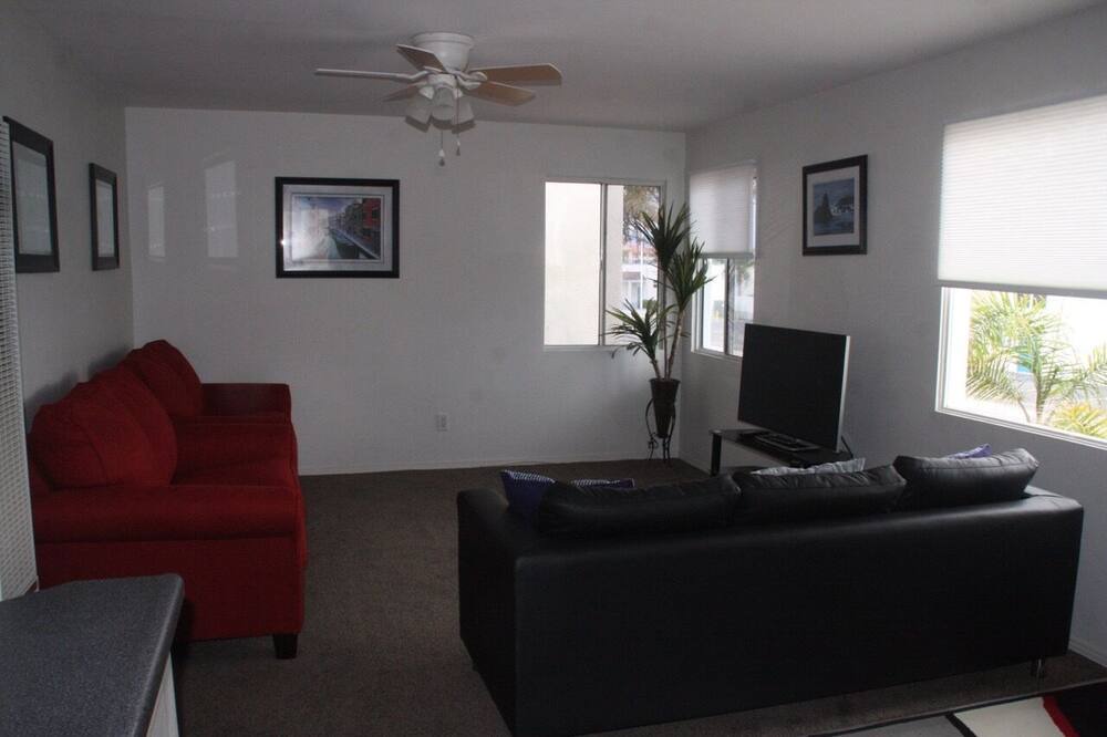 Photo of Livingroom in Hollywood Beach
