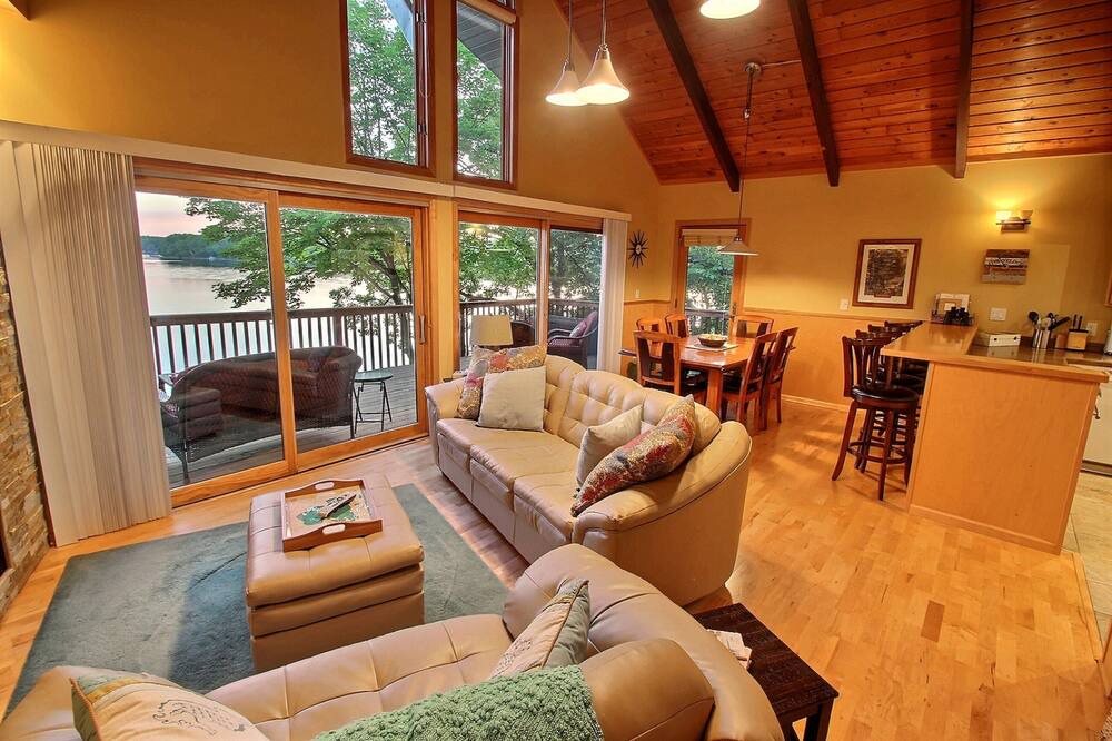 Photo of Livingroom in South Haven