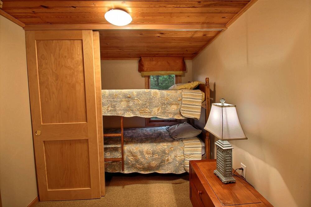 Photo of Bedroom in South Haven
