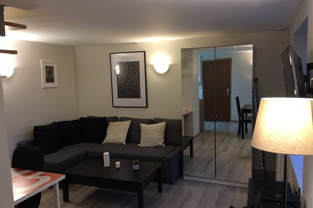 Photo of Livingroom in Jouy-en-Josas
