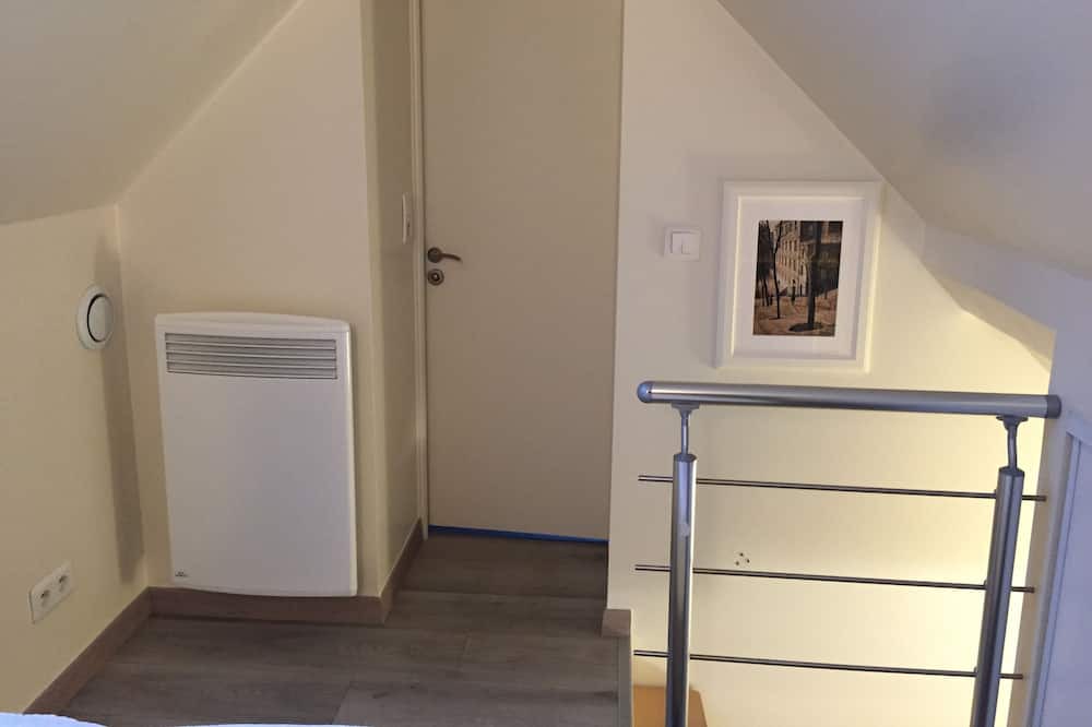 Photo of Bedroom in Jouy-en-Josas