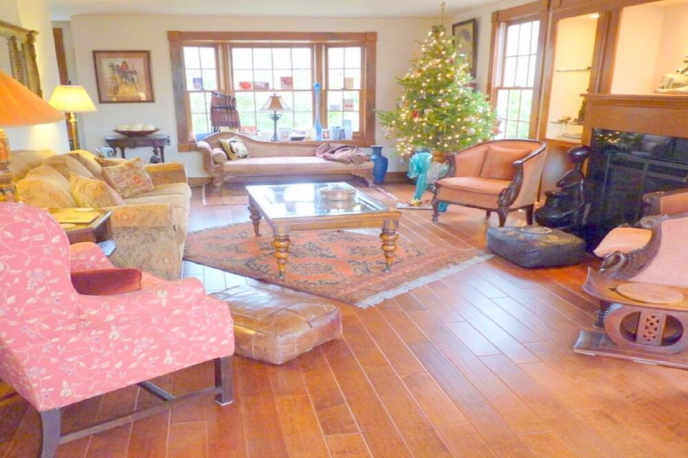 Photo of Bedroom in West Falmouth
