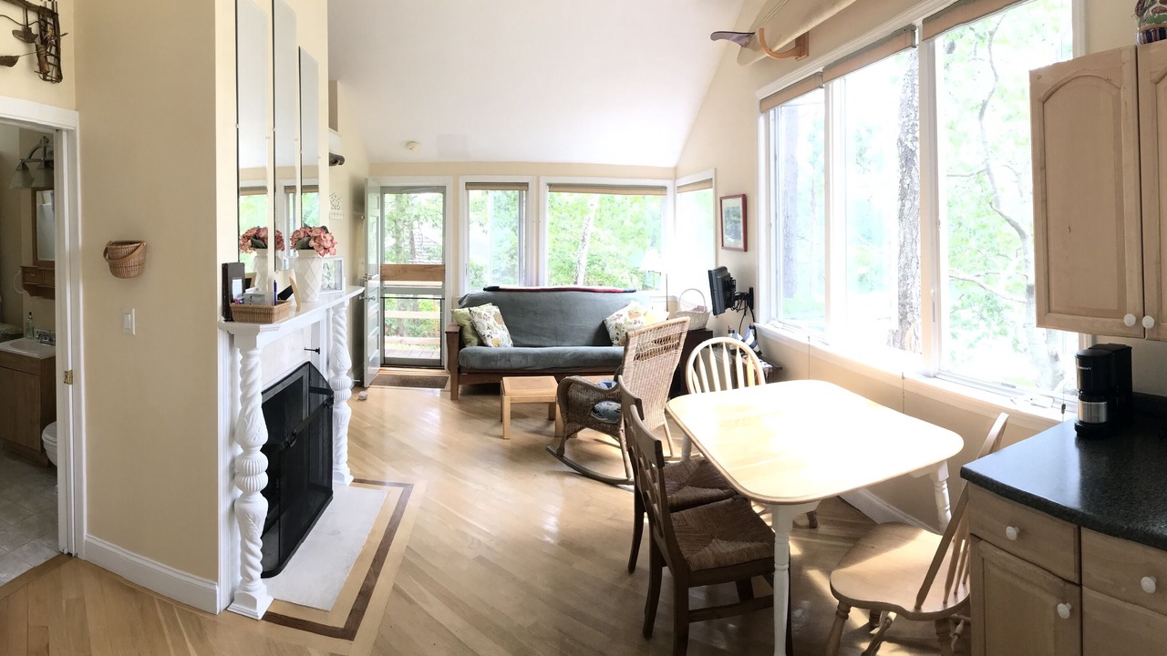 Photo of Livingroom in Eastham