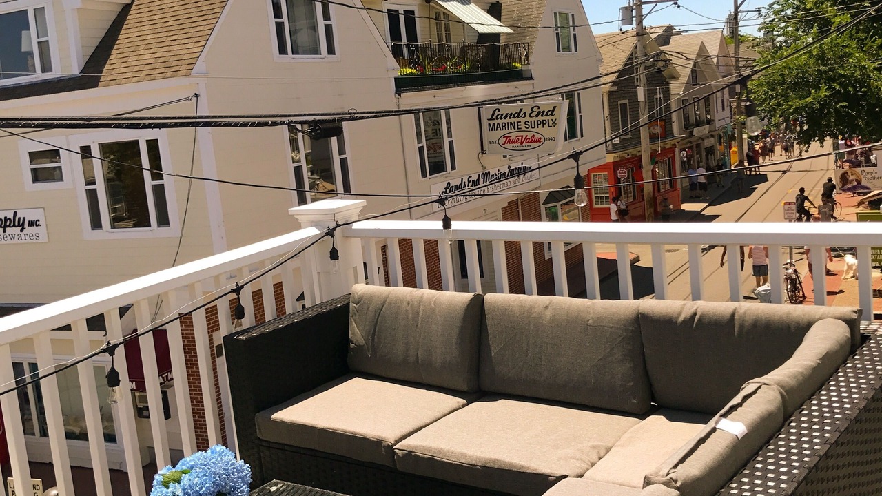 Photo of Patio Balcony in Commercial Street