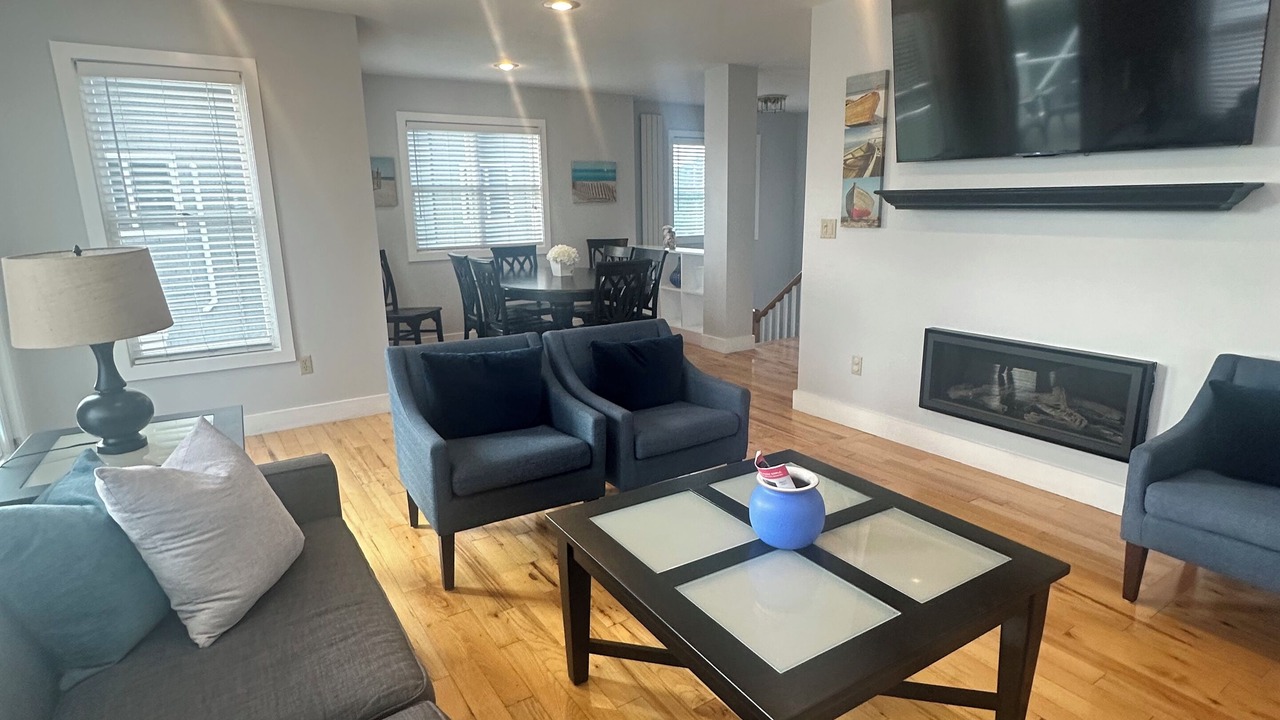 Photo of Livingroom in Easton's Point