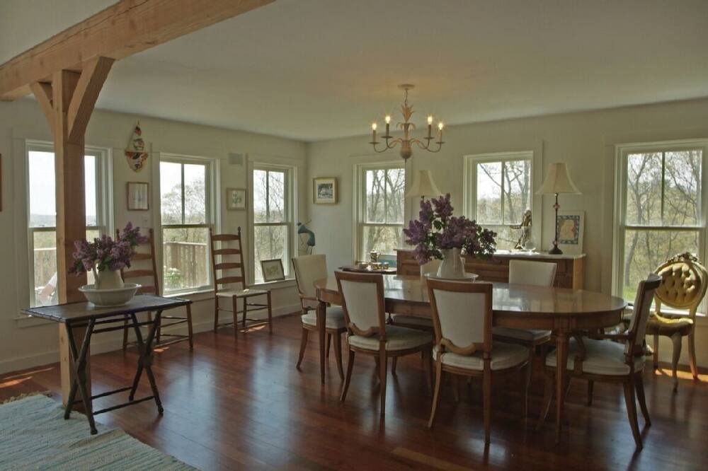 Photo of Livingroom in Aquinnah